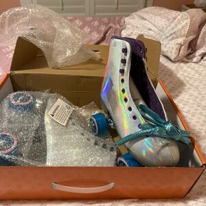 Groupsky Holographic women’s  Roller Skates with Blue and Purple Accents